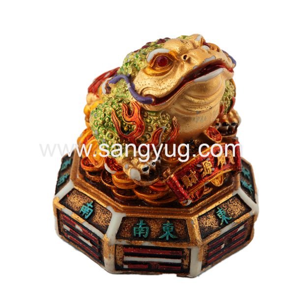 Green Printed Frog On Golden Feng Sui Base - Image 2